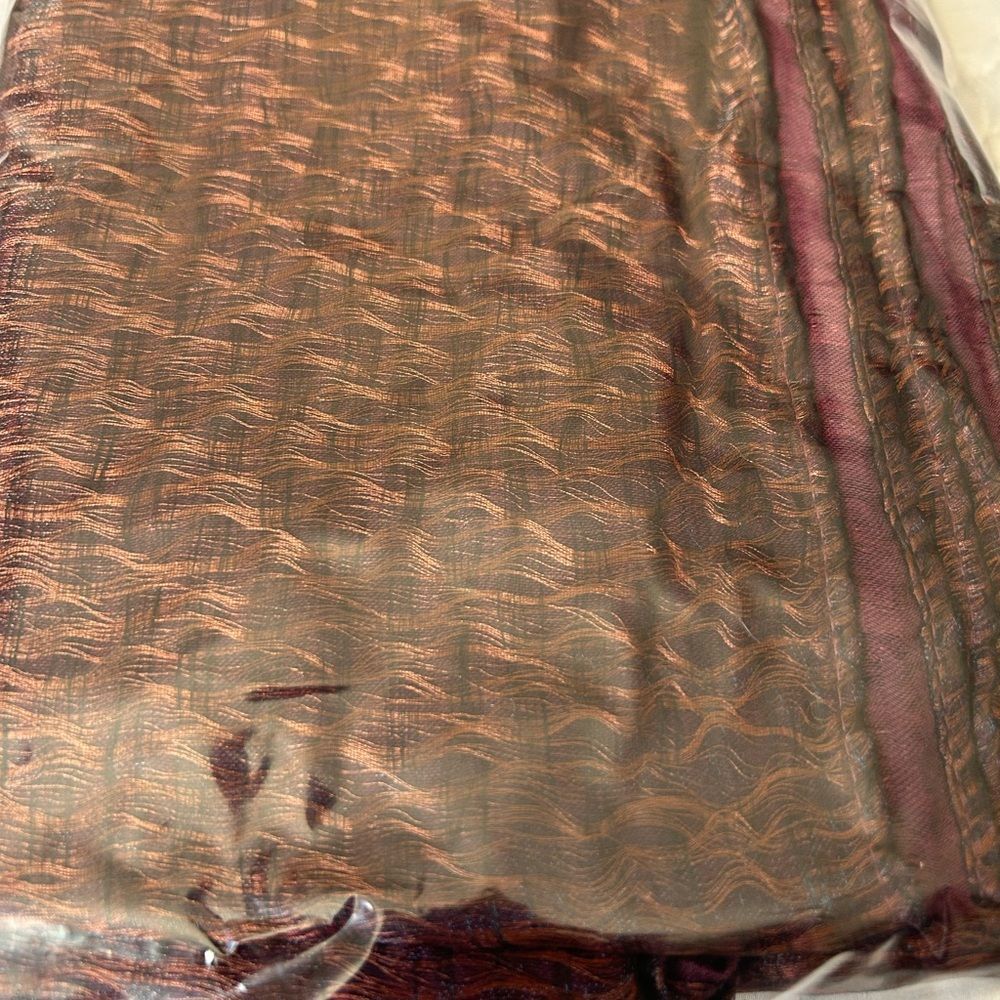 Table Runner - Picture 7 of 9